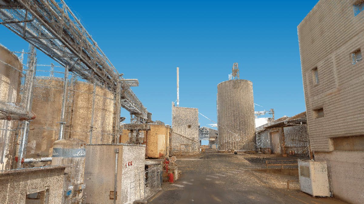 Relevé 3D d’un site industriel avec silo et convoyeurs réalisé par scan laser et nuage de points