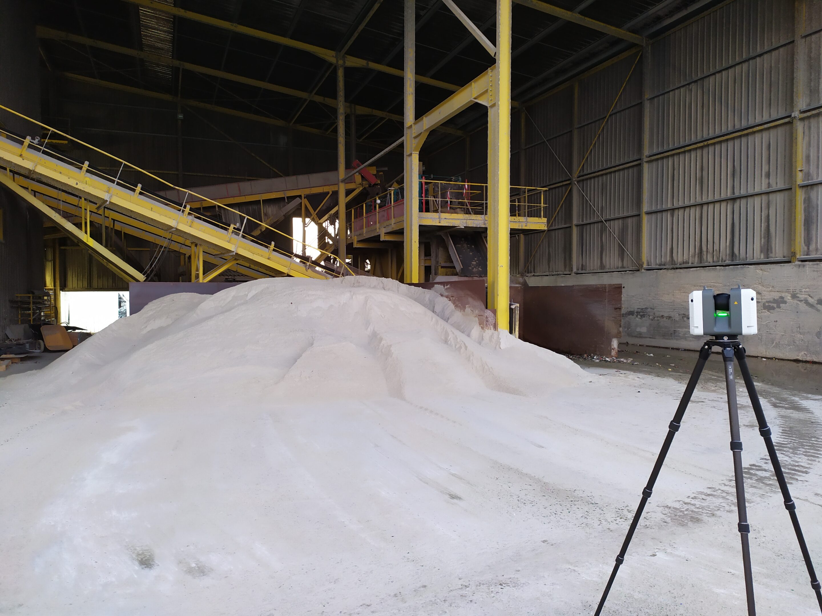 Relevé 3D stockage industriel - Numérisation BIM Stockage industriel relevé 3D pour numérisation de site et préparation de projet BIM